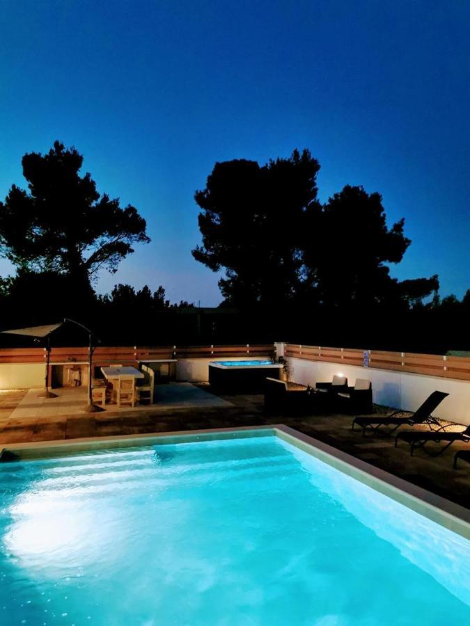 Villa Olivia - New And Modern House With Pool, Souna, Jacuzzi & Playground, Liznjan - Istra エクステリア 写真
