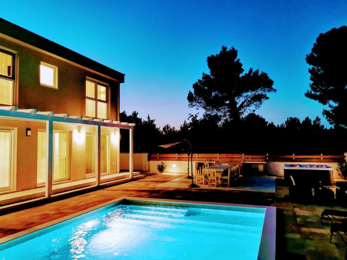 Villa Olivia - New And Modern House With Pool, Souna, Jacuzzi & Playground, Liznjan - Istra エクステリア 写真