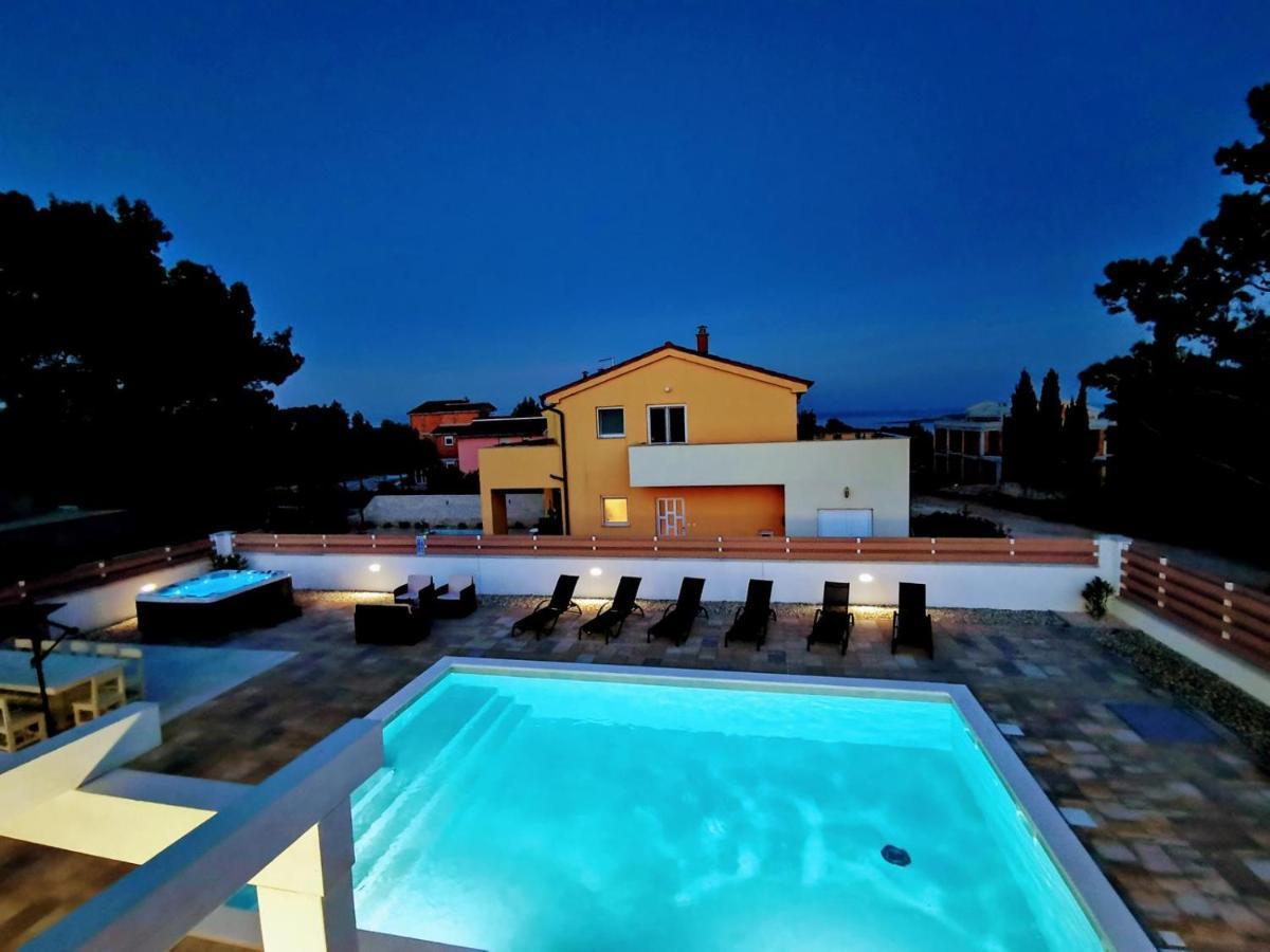 Villa Olivia - New And Modern House With Pool, Souna, Jacuzzi & Playground, Liznjan - Istra エクステリア 写真